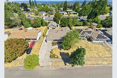 12431 NE Knott St, Portland, OR 97230 - Photo 42