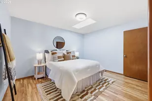 12431 NE Knott St, Portland, OR 97230 - Photo 18