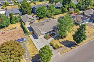 12431 NE Knott St, Portland, OR 97230 - Photo 44