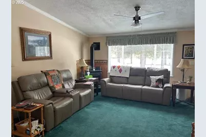 124316 Teatable Ct, Crescent Lake, OR 97733 - Photo 16