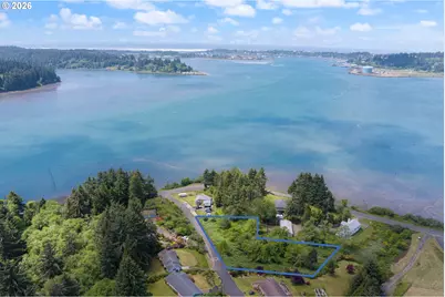 70 SE Yaquina View Dr, Newport, OR 97365 - Photo 4