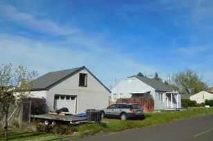 104 SW 6th Ave, Milton-Freewater, OR 97862 - Photo 2
