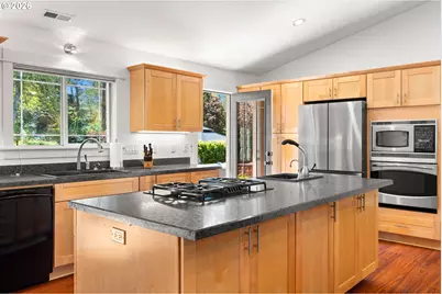 3985 SW 102nd Ave, Beaverton, OR 97005 - Photo 8