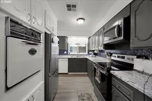 1800 Lakewood Ct, Eugene, OR 97402 - Photo 16