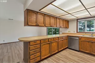 2520 S Crestline Dr, Waldport, OR 97394 - Photo 22