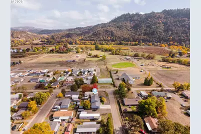 890 SE Thompson Ave, Winston, OR 97496 - Photo 42