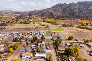 890 SE Thompson Ave, Winston, OR 97496 - Photo 42