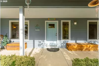 890 SE Thompson Ave, Winston, OR 97496 - Photo 4