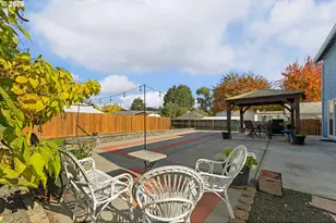 890 SE Thompson Ave, Winston, OR 97496 - Photo 34
