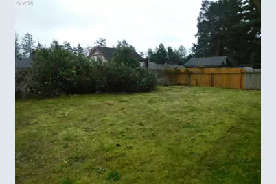 1990 Willow St, Florence, OR 97439 - Photo 12