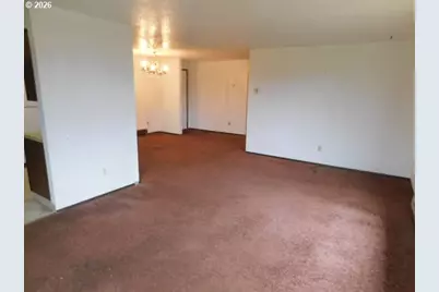 1990 Willow St, Florence, OR 97439 - Photo 2