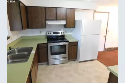 1990 Willow St, Florence, OR 97439 - Photo 4