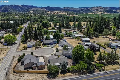 117 NW Romayo Ct, Winston, OR 97496 - Photo 46