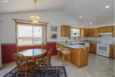 117 NW Romayo Ct, Winston, OR 97496 - Photo 10