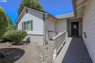 117 NW Romayo Ct, Winston, OR 97496 - Photo 4