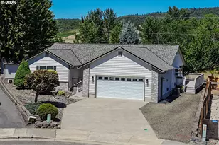 117 NW Romayo Ct, Winston, OR 97496 - Photo 1