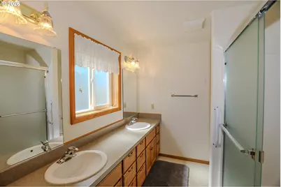 117 NW Romayo Ct, Winston, OR 97496 - Photo 32
