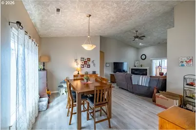 4331 Mackinaw Ave SE, Albany, OR 97322 - Photo 4