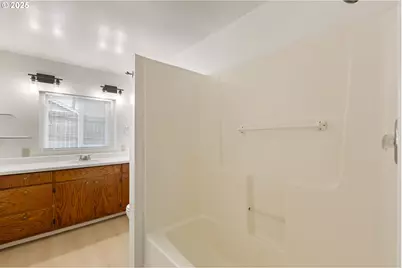 2414 Brockway Rd, Winston, OR 97496 - Photo 32