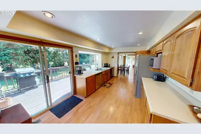 925 7th St, Brookings, OR 97415 - Photo 8