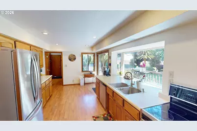 925 7th St, Brookings, OR 97415 - Photo 10