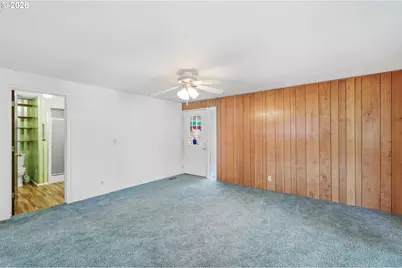 2494 38th St, Springfield, OR 97477 - Photo 8