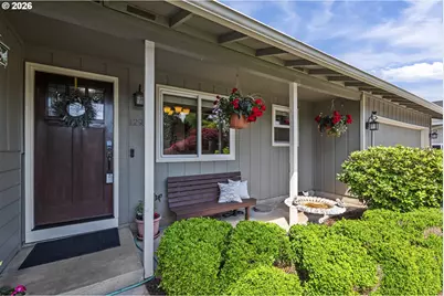 1295 N Grant, Canby, OR 97013 - Photo 2
