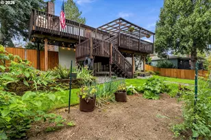 12199 SE Henderson Dr, Portland, OR 97266 - Photo 36