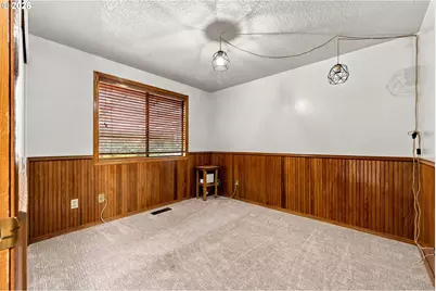 12199 SE Henderson Dr, Portland, OR 97266 - Photo 16