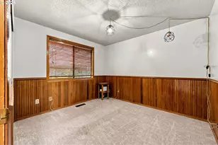 12199 SE Henderson Dr, Portland, OR 97266 - Photo 16