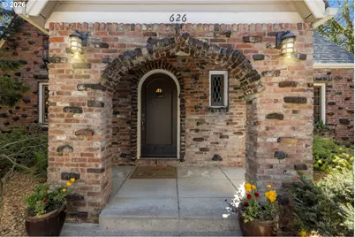 626 SW Comus Ct, Portland, OR 97219 - Photo 2