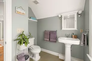 626 SW Comus Ct, Portland, OR 97219 - Photo 22