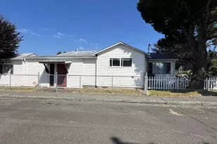 795 Laurel Ave, Reedsport, OR 97467 - Photo 4