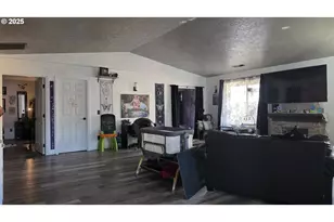 676 58th St, Springfield, OR 97478 - Photo 6