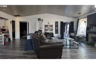 676 58th St, Springfield, OR 97478 - Photo 8