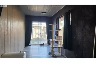 676 58th St, Springfield, OR 97478 - Photo 22