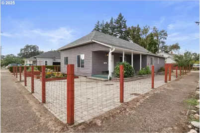 306 Pine St, Albany, OR 97321 - Photo 2