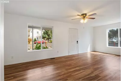 306 Pine St, Albany, OR 97321 - Photo 10