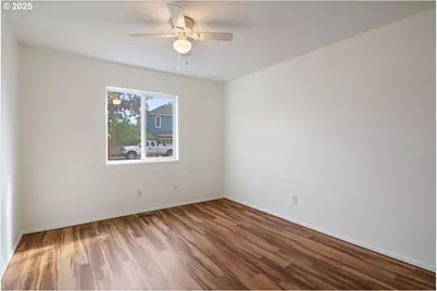 306 Pine St, Albany, OR 97321 - Photo 12