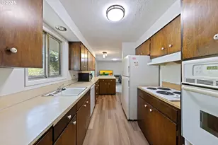 217 NE Chambers Ct, Newport, OR 97365 - Photo 8