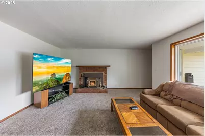 217 NE Chambers Ct, Newport, OR 97365 - Photo 4