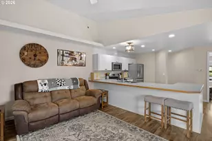 126 Lilly Ct, Sutherlin, OR 97479 - Photo 10