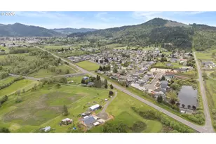 126 Lilly Ct, Sutherlin, OR 97479 - Photo 30