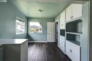 308 1st St, Garibaldi, OR 97118 - Photo 12