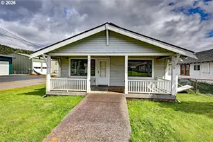 308 1st St, Garibaldi, OR 97118 - Photo 4