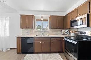756 NW 1st Ave, Milton-Freewater, OR 97862 - Photo 14