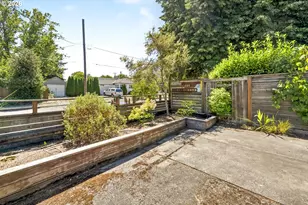 6305 N Delaware Ave, Portland, OR 97217 - Photo 30