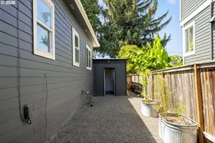 6305 N Delaware Ave, Portland, OR 97217 - Photo 32
