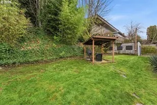 706 W B St, Rainier, OR 97048 - Photo 32