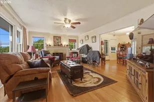 706 W B St, Rainier, OR 97048 - Photo 6